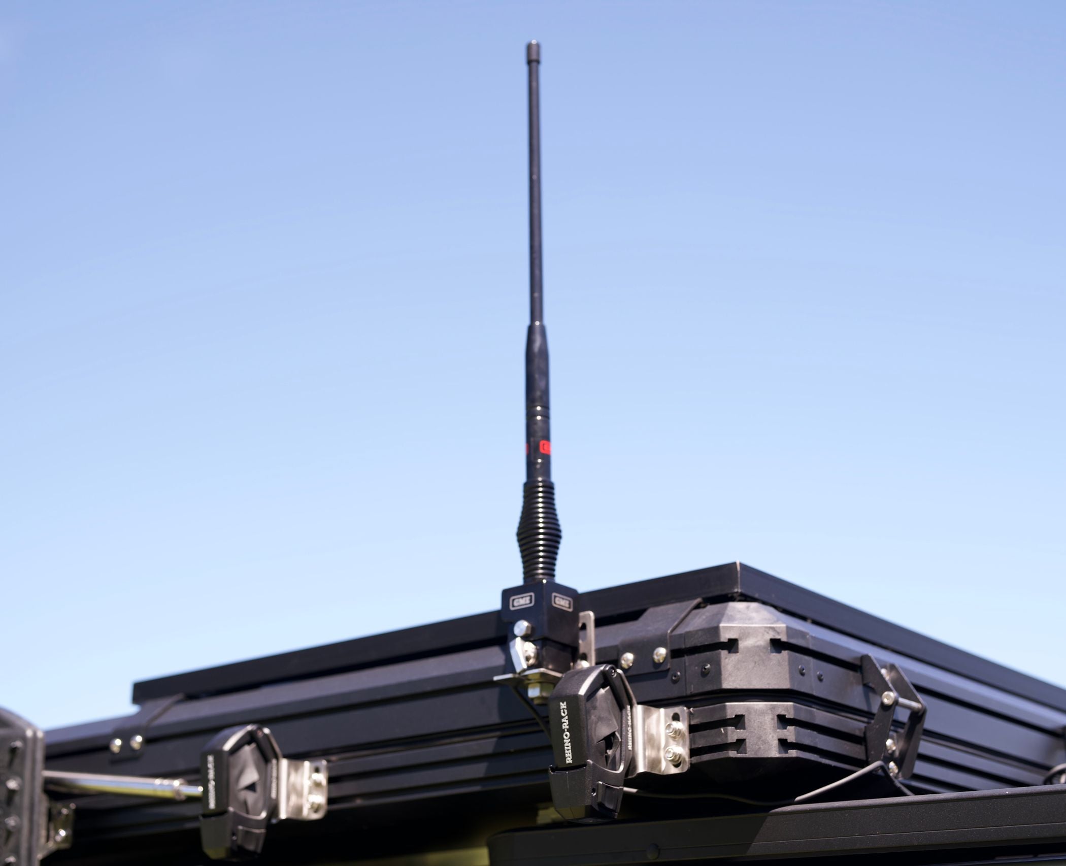 UFC ANTENNA SIDE MOUNT BRACKET