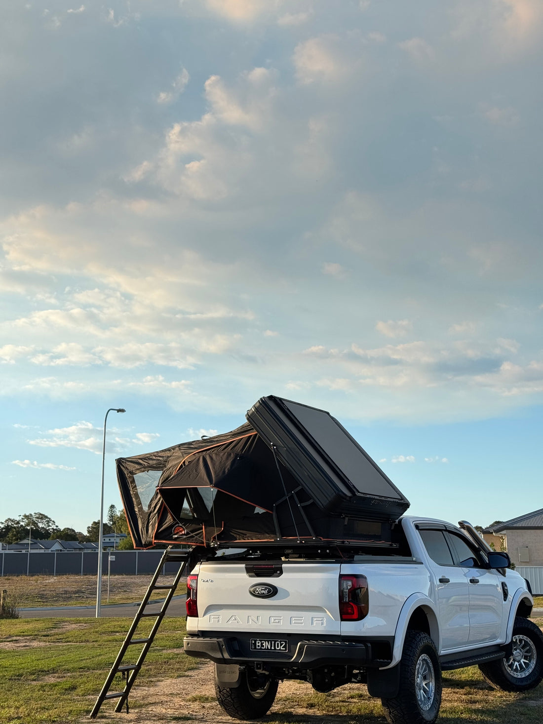 SIDE-OPENING TENT (FEBRUARY)