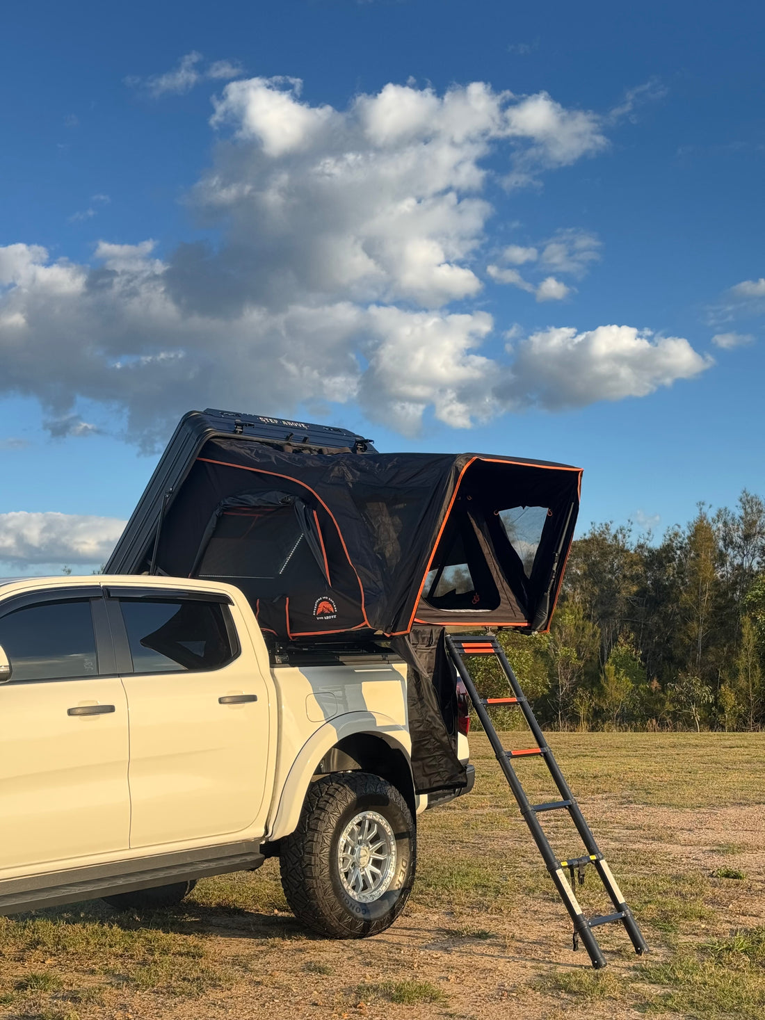 SIDE-OPENING TENT (FEBRUARY)