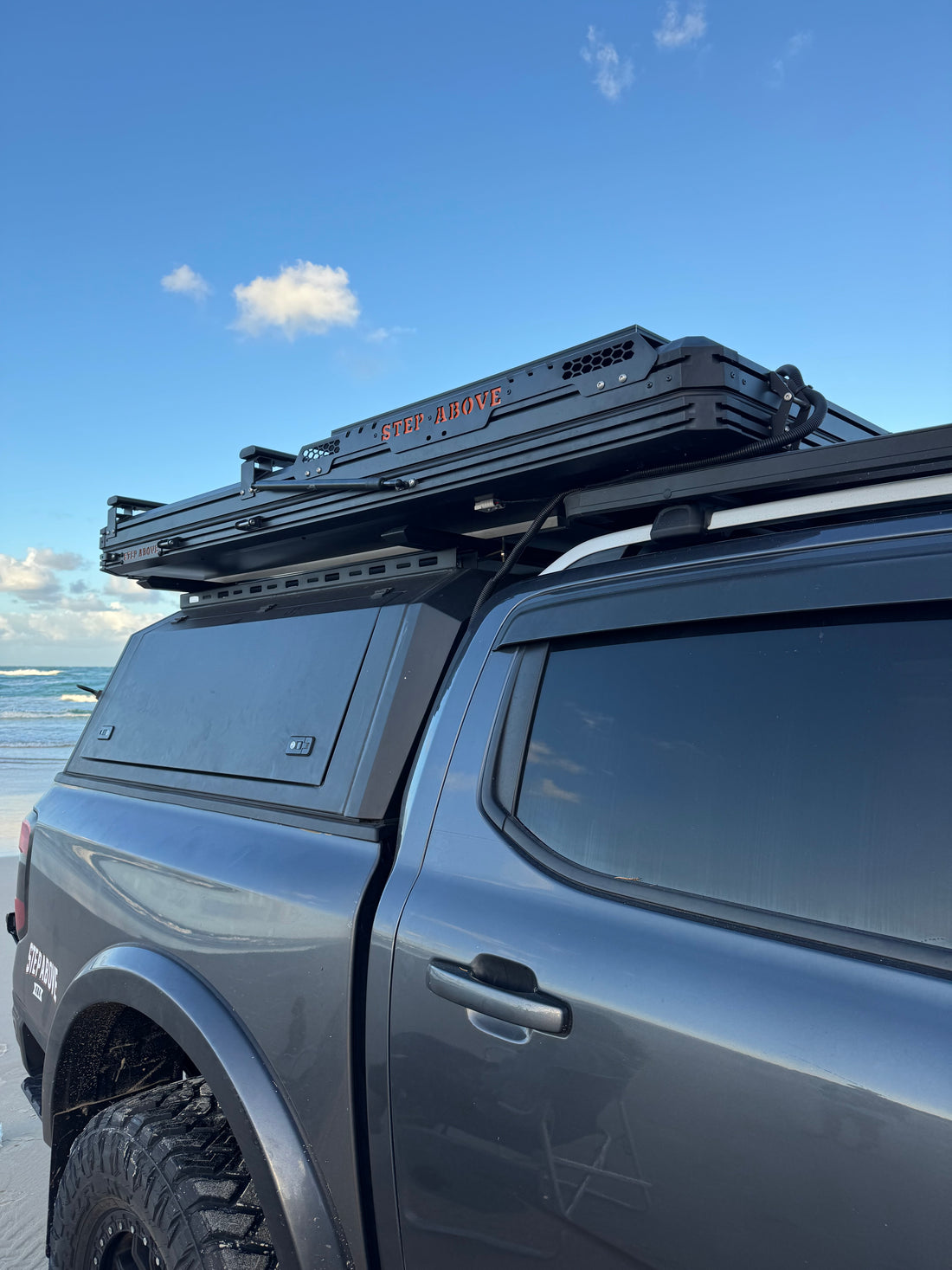 ENERDRIVE SOLAR PANEL - 150W MONO SQUAT BLACK FRAME + LOW PROFILE RACK
