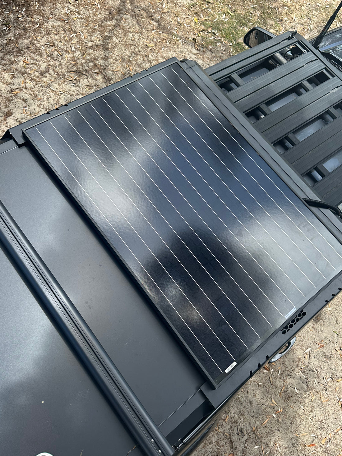 ENERDRIVE SOLAR PANEL - 150W MONO SQUAT BLACK FRAME + LOW PROFILE RACK