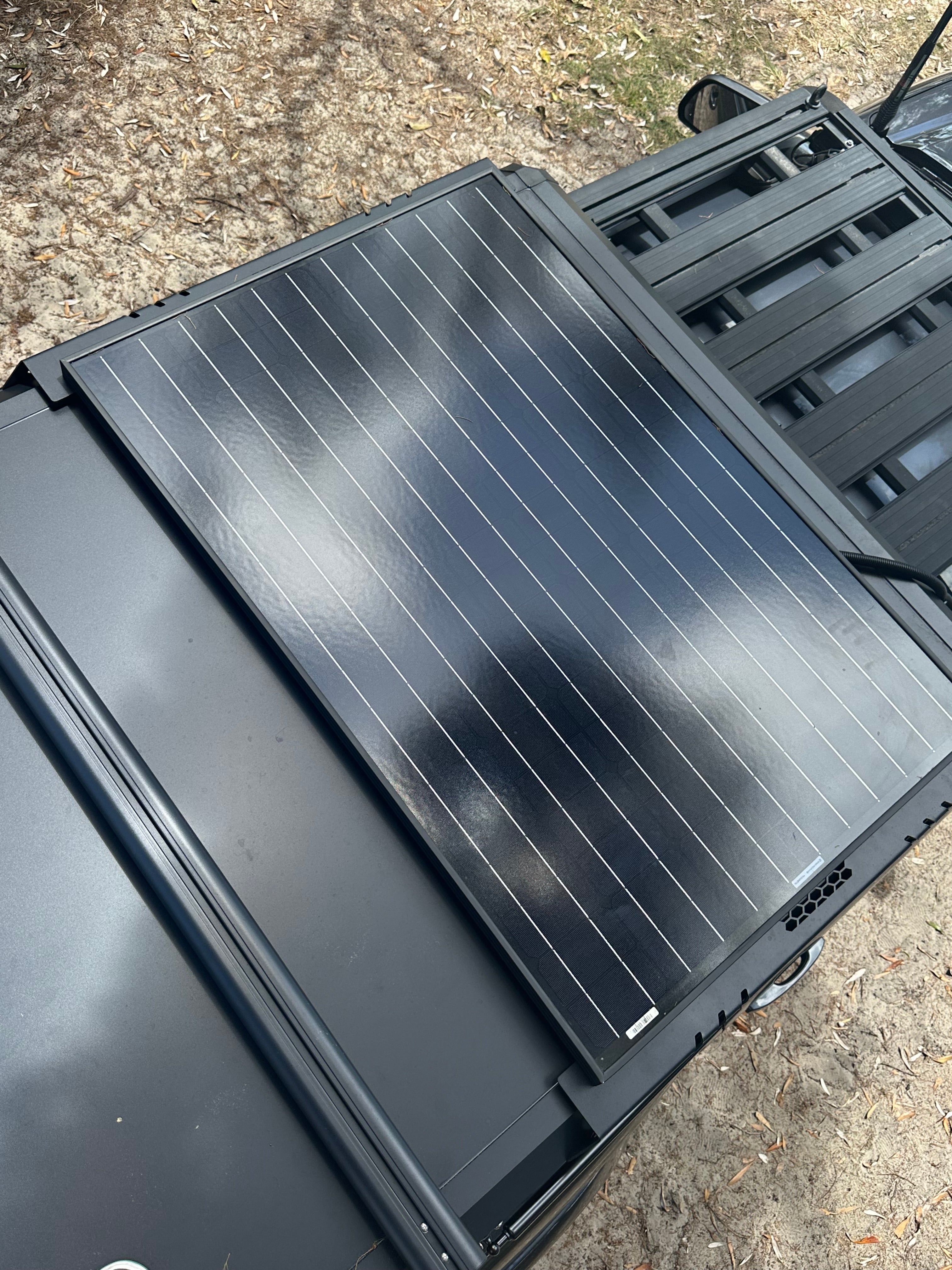 ENERDRIVE SOLAR PANEL - 150W MONO SQUAT BLACK FRAME + LOW PROFILE RACK